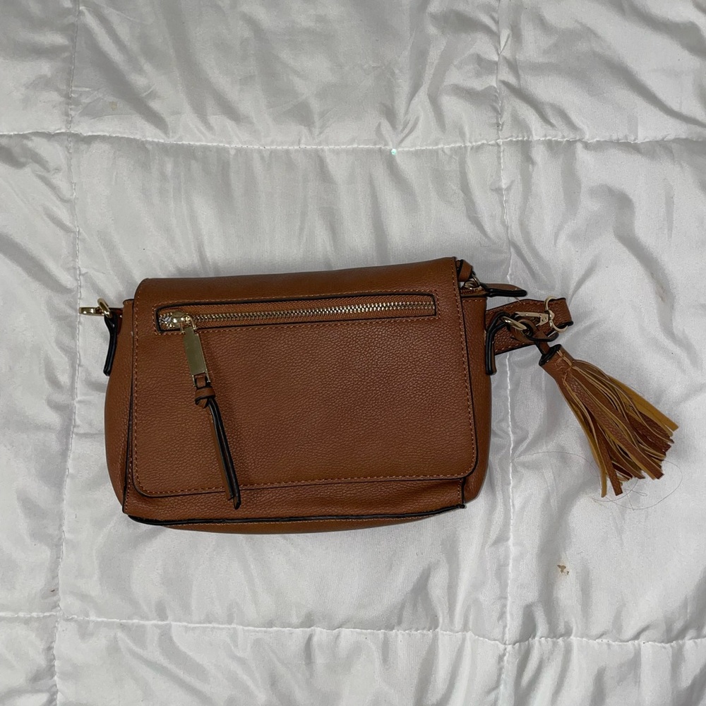brown purse / bag